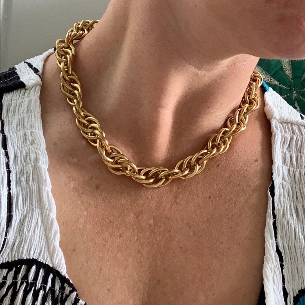 Gold‎ tone, heavy chain necklace